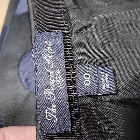 J Crew Size 00 "The Pencil Skirt" Black with Blue Polka Dots, Exc. Used Cond. - Picture 11 of 13